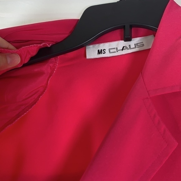 Ms. Chaus vintage dress with removable shoulder pads. - Picture 8 of 15